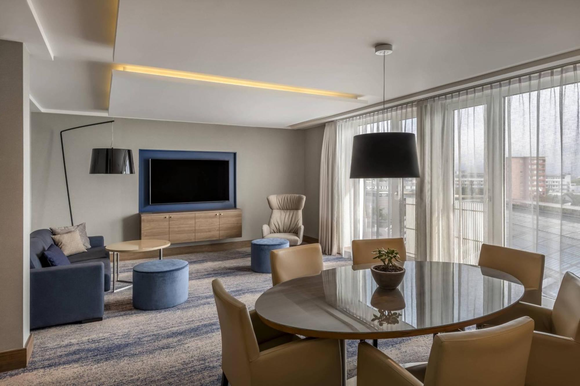 คอร์ทยาร์ด ลินซ์ Hotel ภายนอก รูปภาพ